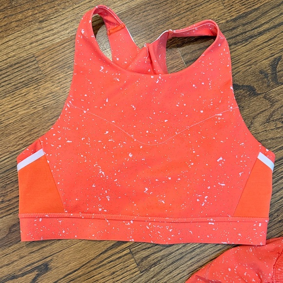 Brooks 3 Pocket Sports Bra and Dash 2-in-1 Shorts - Picture 3 of 7